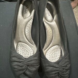 Abella Women's Black Heels  with Knot Detail